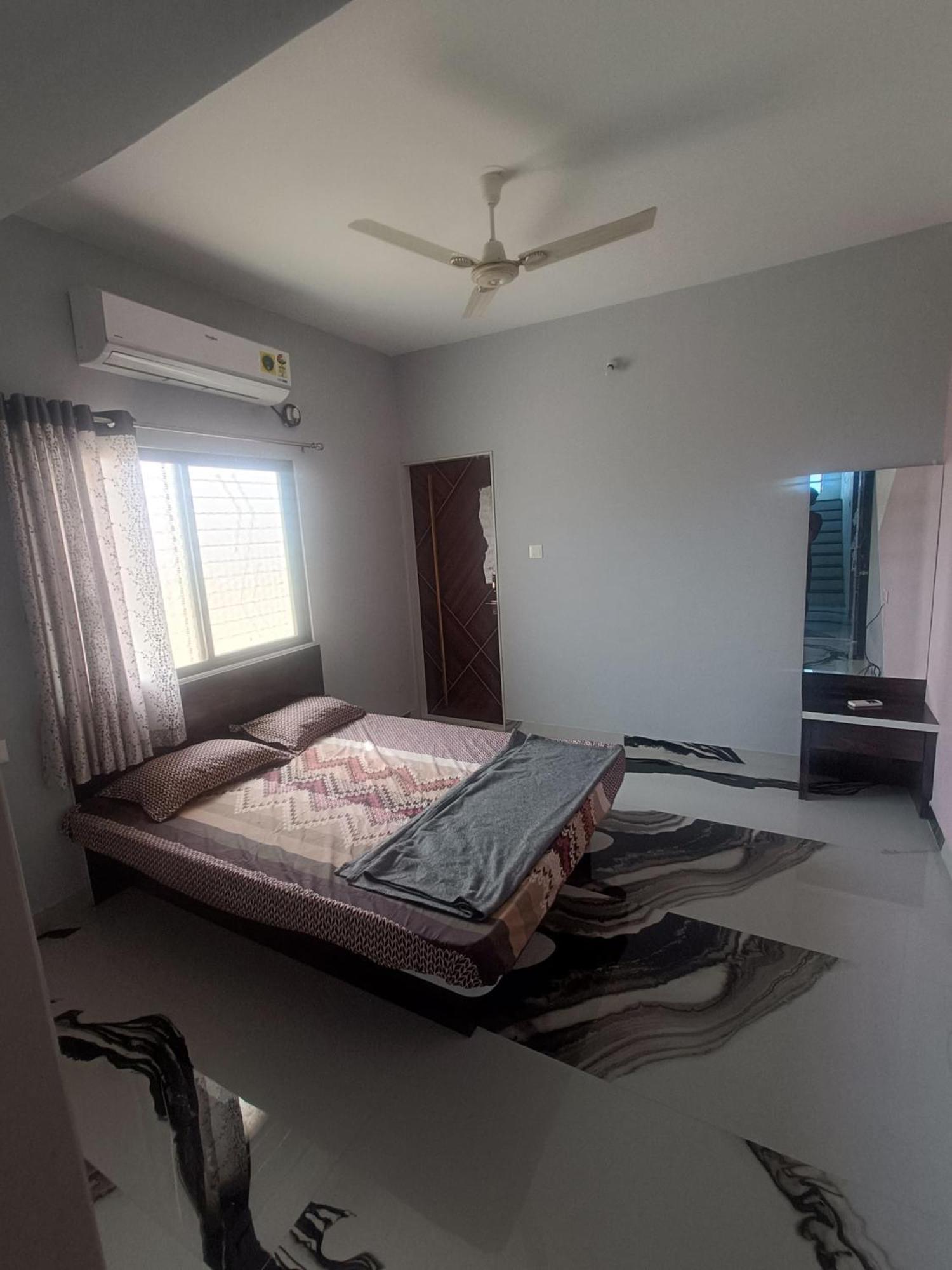 Matoshree Guesthouse Akalkot 外观 照片